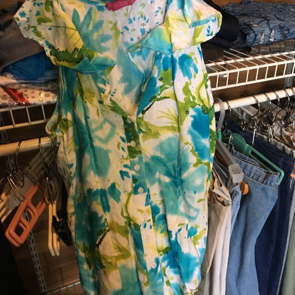 BEAUTIFUL SUNNY LEIGH  SLEEVELESS SHIRT